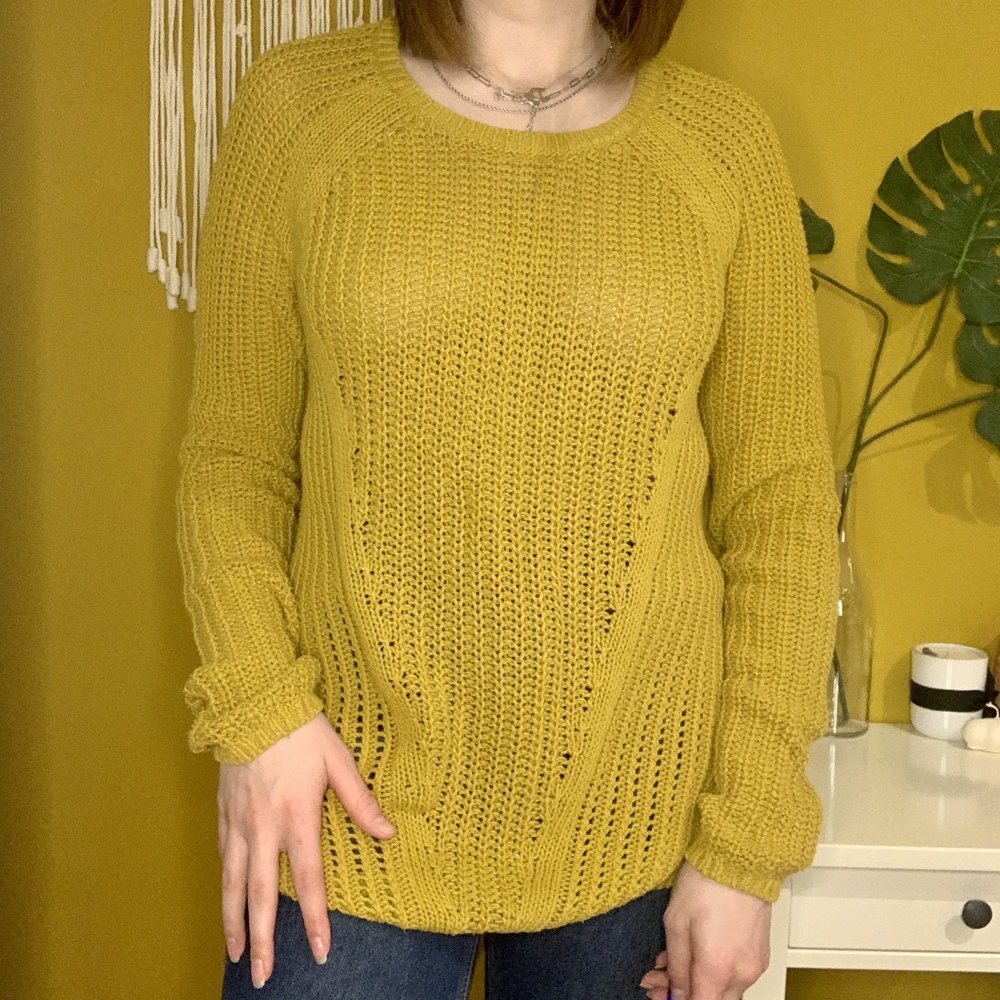 MUSTARD YELLOW KNITTED SWEATER